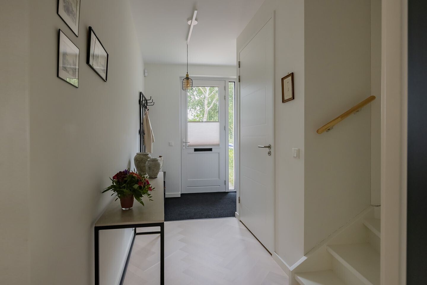Twee-onder-één-kap te koop: Voorcroft 28, Velserbroek