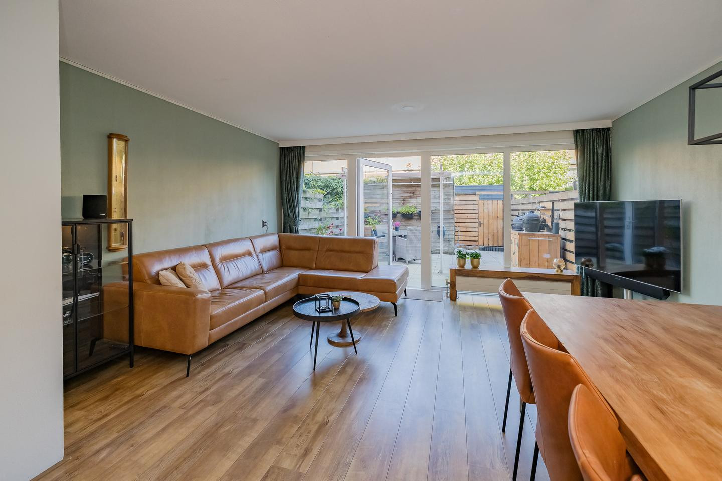 Tussenwoning te koop: L. Zocherplantsoen 93, Velserbroek