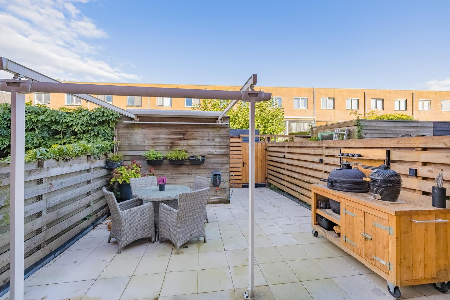 Tussenwoning te koop: L. Zocherplantsoen 93, Velserbroek