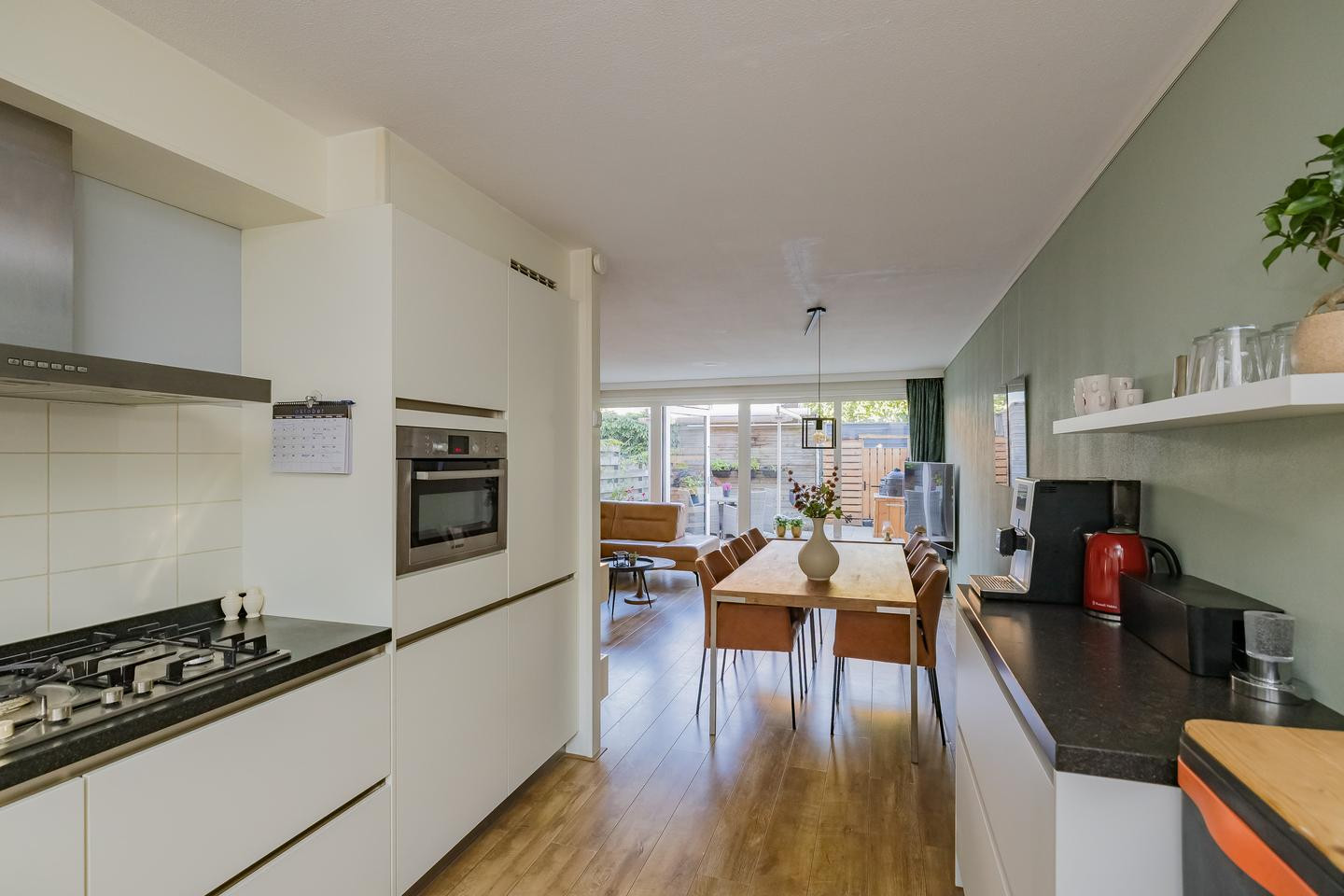 Tussenwoning te koop: L. Zocherplantsoen 93, Velserbroek