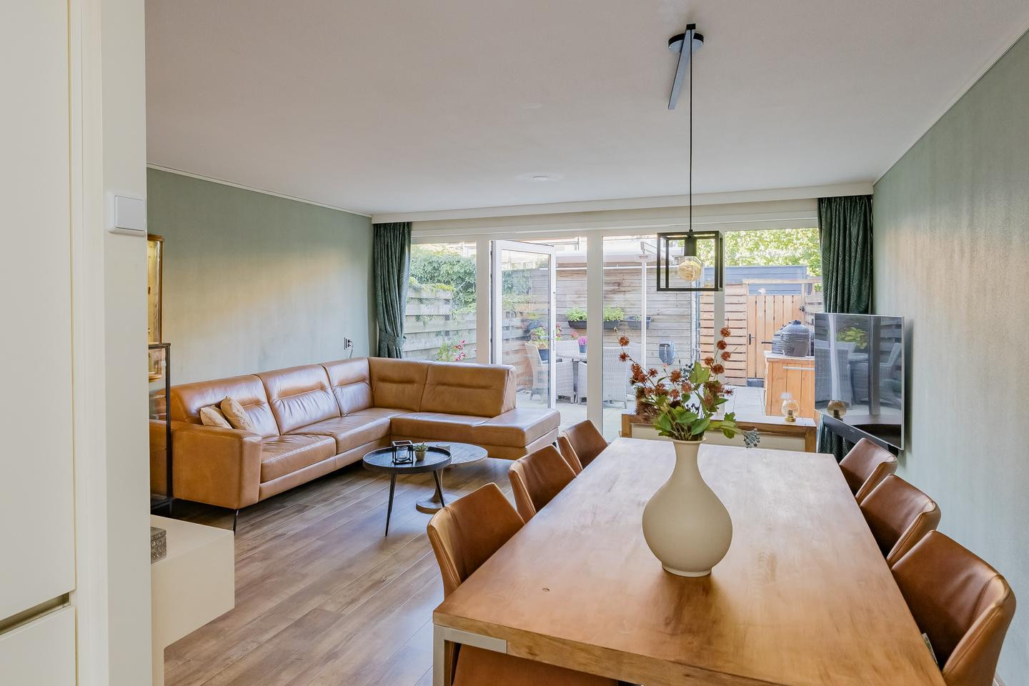 Tussenwoning te koop: L. Zocherplantsoen 93, Velserbroek