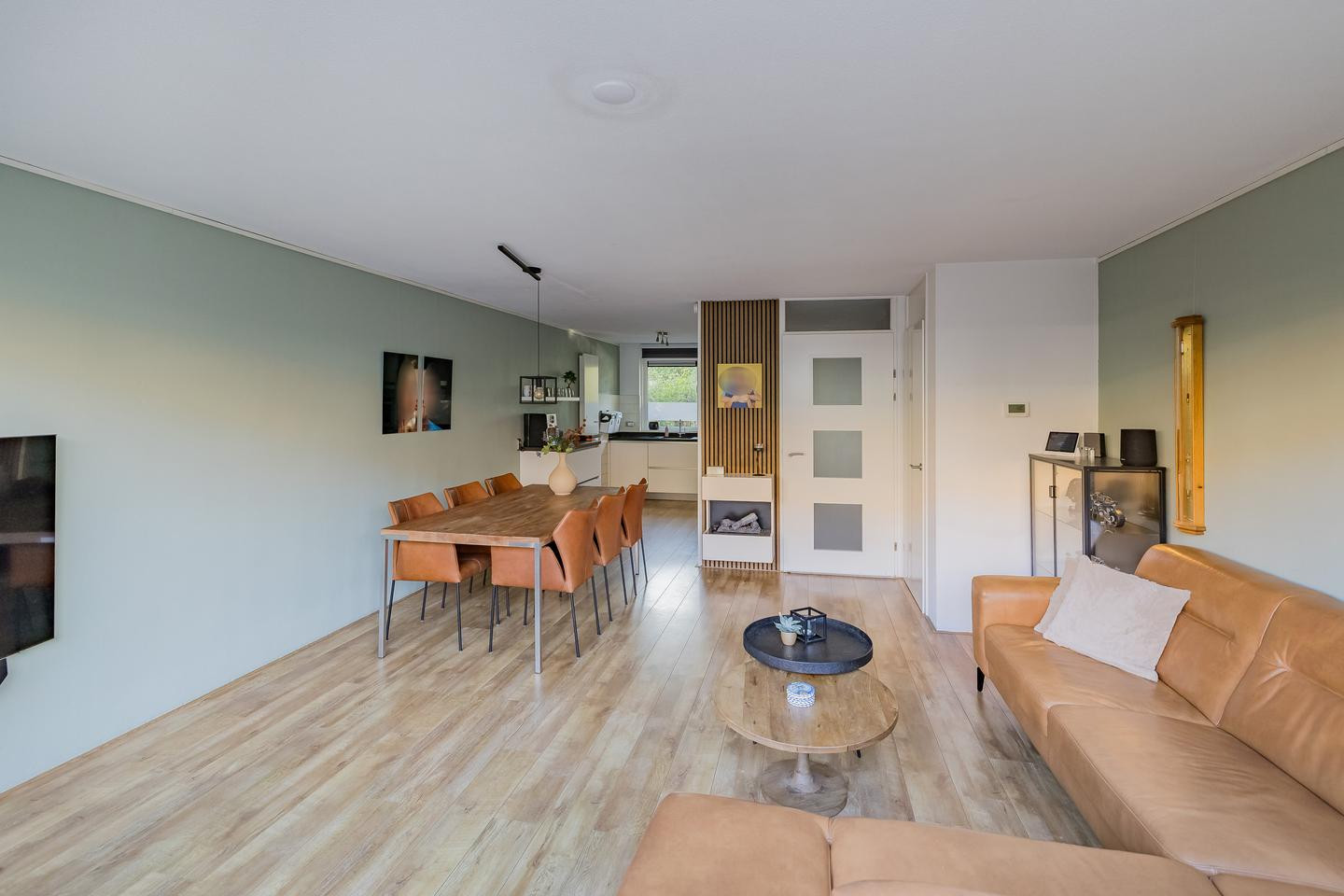 Tussenwoning te koop: L. Zocherplantsoen 93, Velserbroek