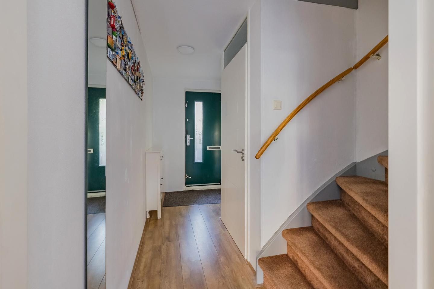 Tussenwoning te koop: L. Zocherplantsoen 93, Velserbroek