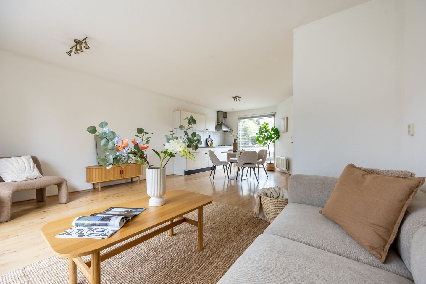 Tussenwoning te koop: J. Paxtonstraat 24, Velserbroek