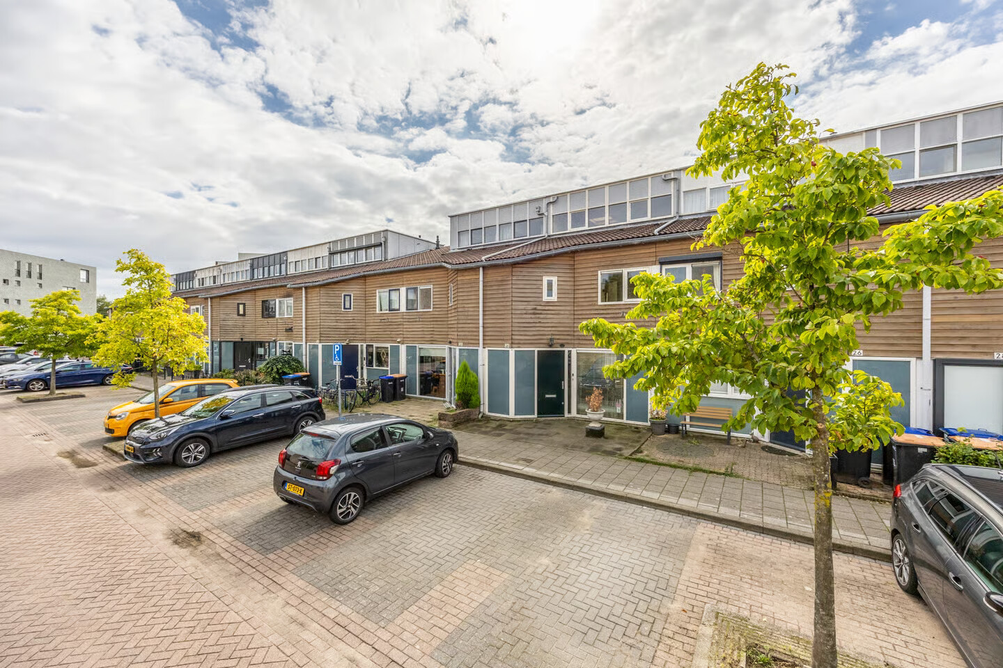 Tussenwoning te koop: J. Paxtonstraat 24, Velserbroek