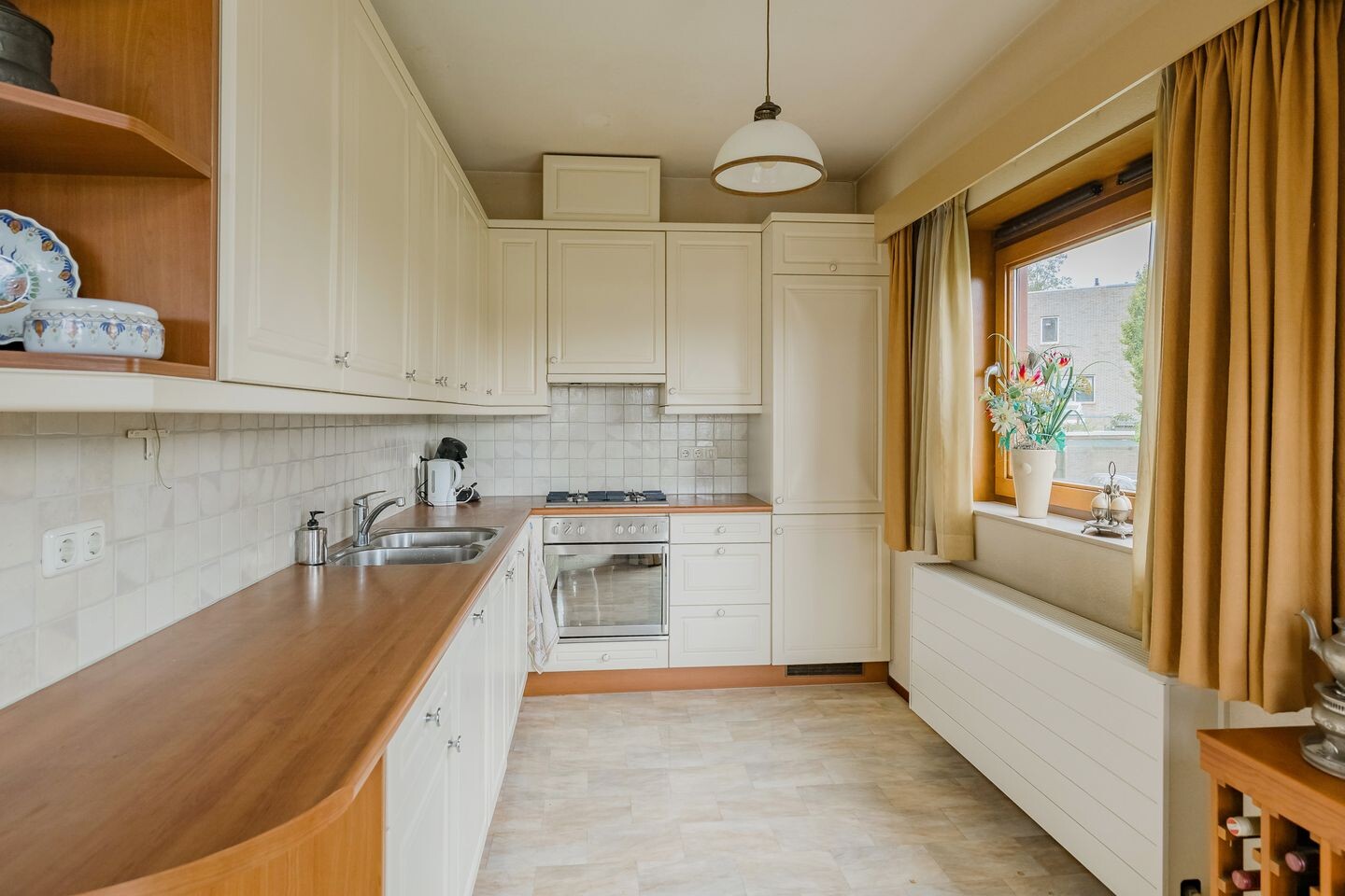 Appartement te koop: L. Springerstraat 120, Velserbroek