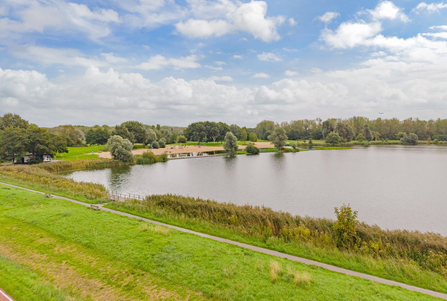 Appartement te koop: L. Springerstraat 120, Velserbroek