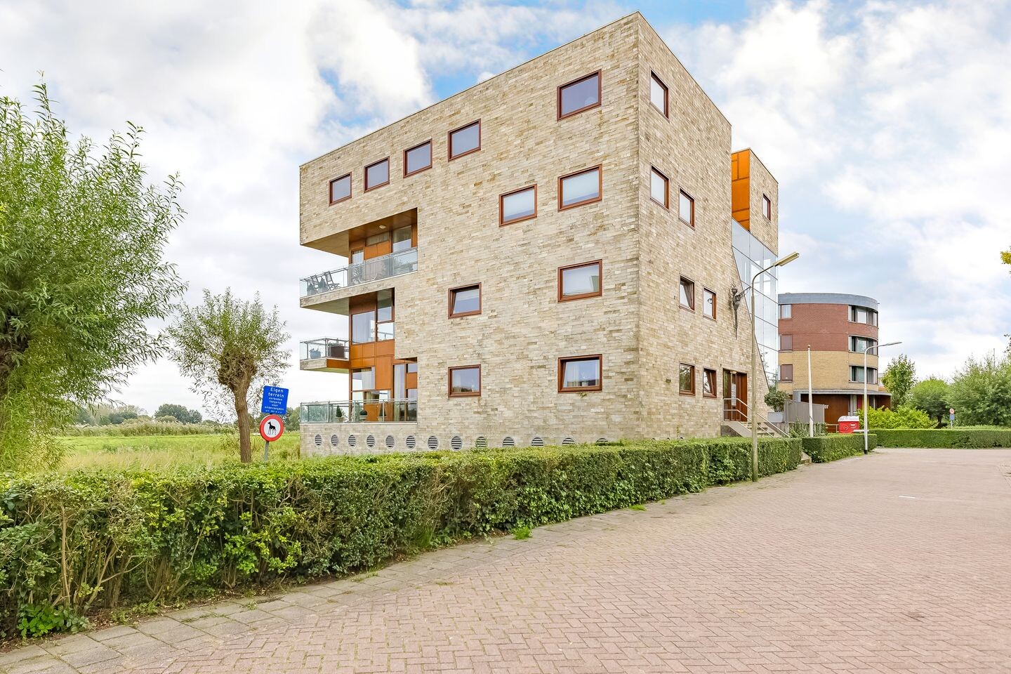 Appartement te koop: L. Springerstraat 120, Velserbroek