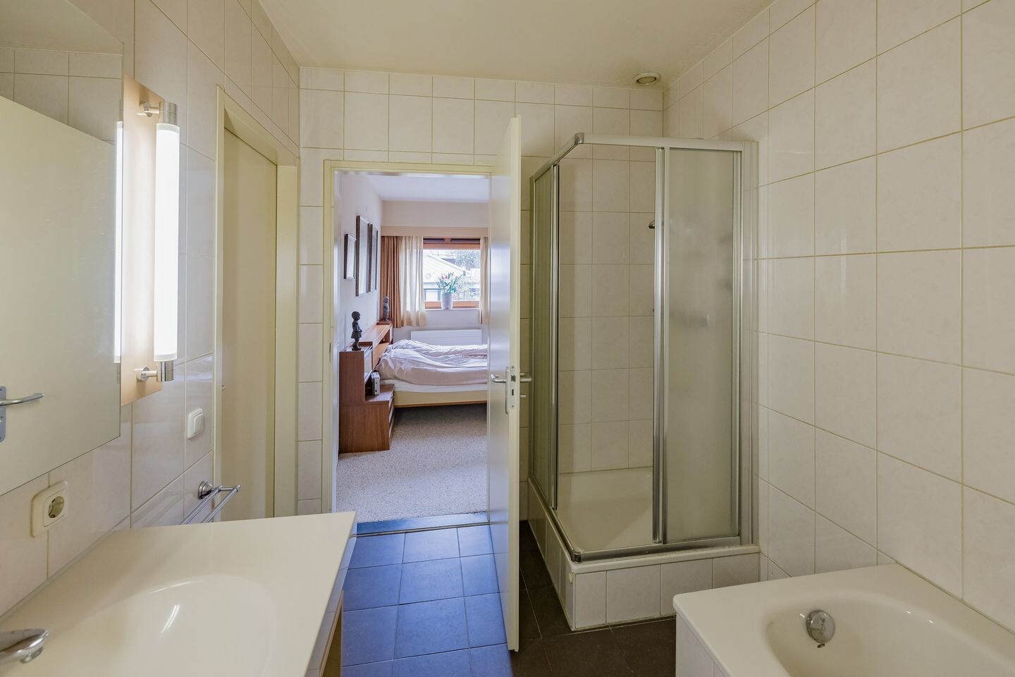 Appartement te koop: L. Springerstraat 120, Velserbroek