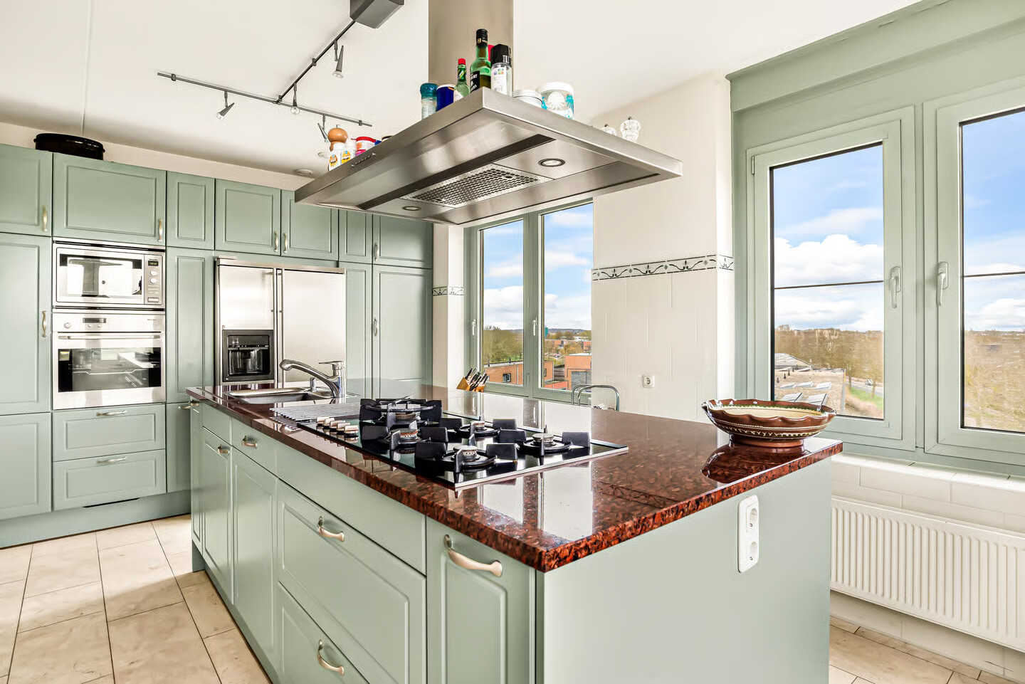 Appartement te koop: L. Springerstraat 252, Velserbroek
