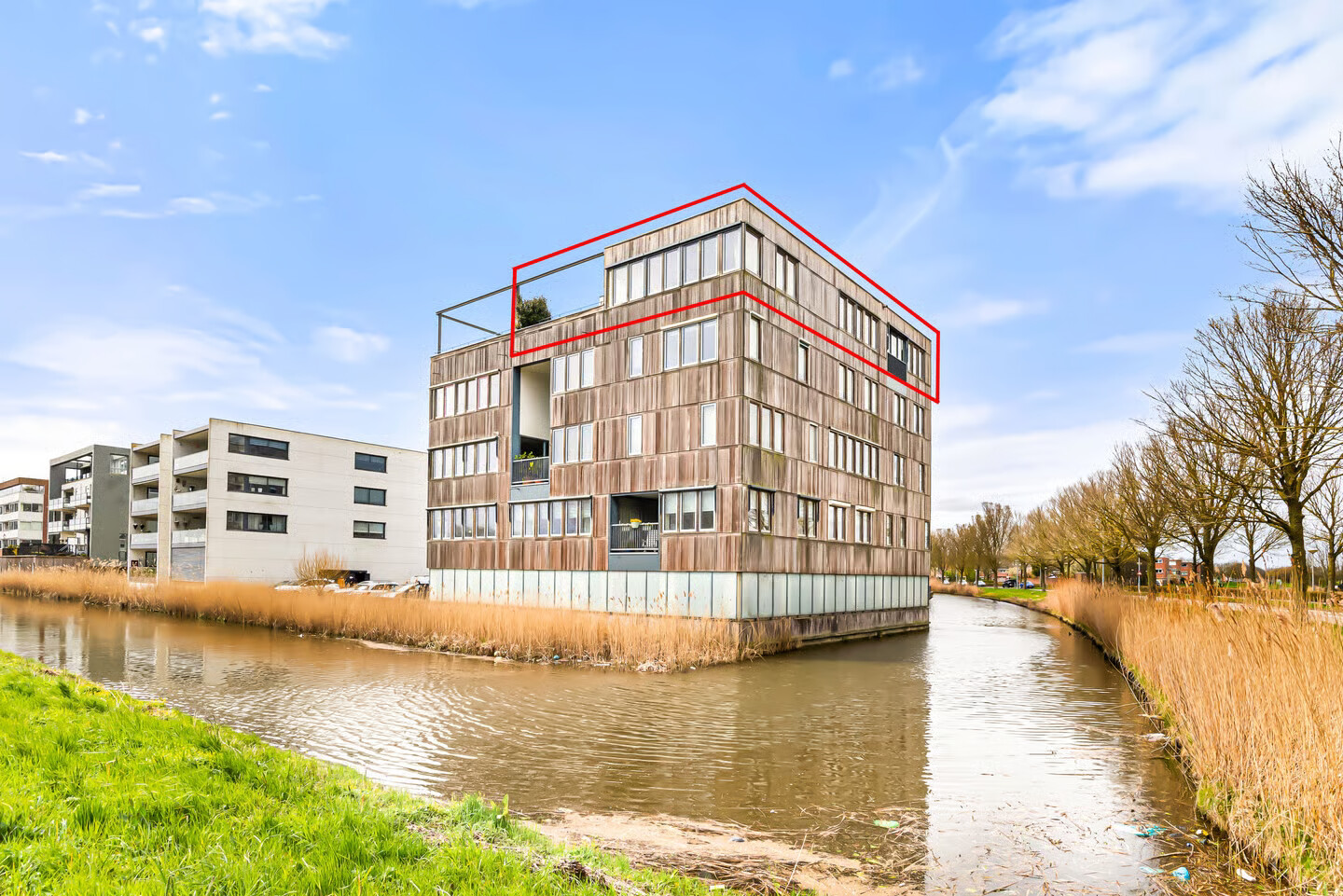 Appartement te koop: L. Springerstraat 252, Velserbroek