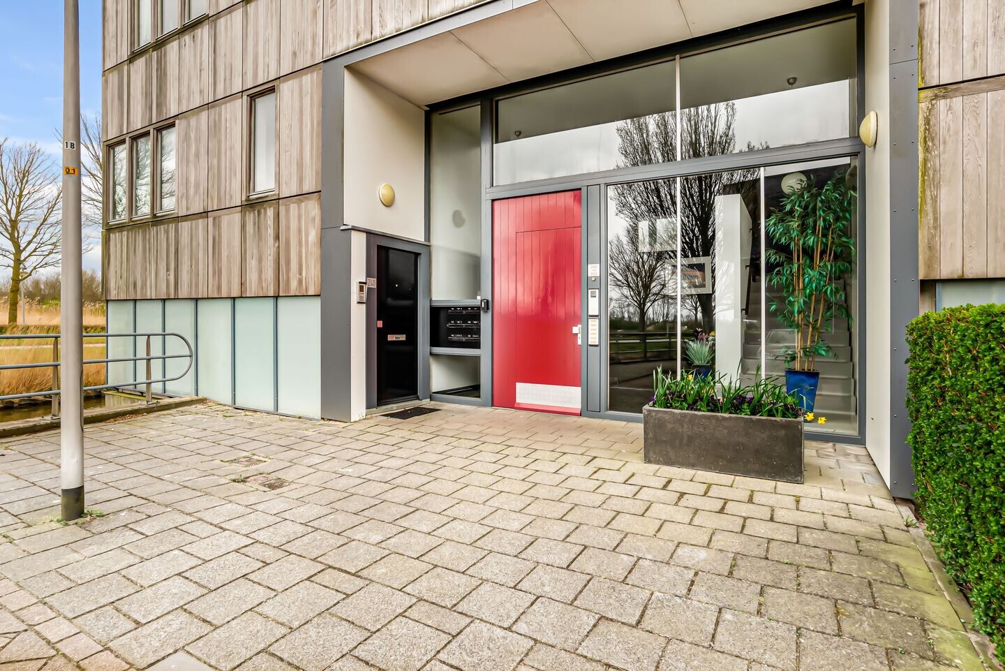 Appartement te koop: L. Springerstraat 252, Velserbroek