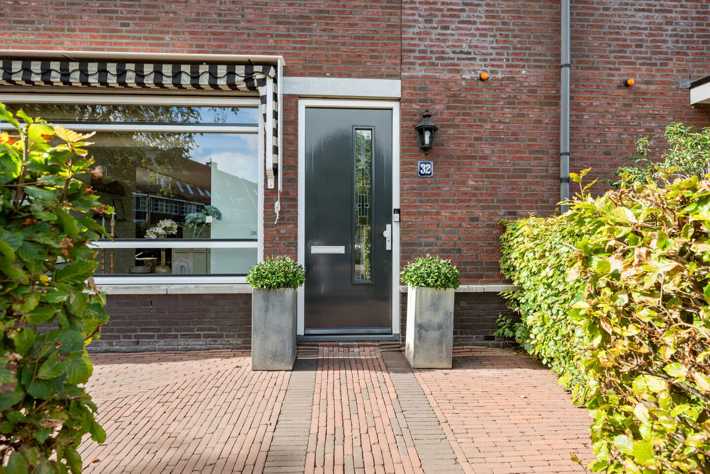 Hoekwoning te koop: A. Molletstraat 32, Velserbroek