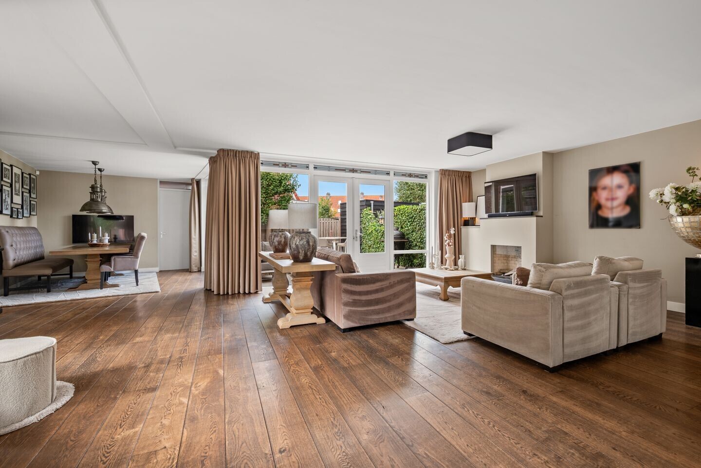 Hoekwoning te koop: A. Molletstraat 32, Velserbroek