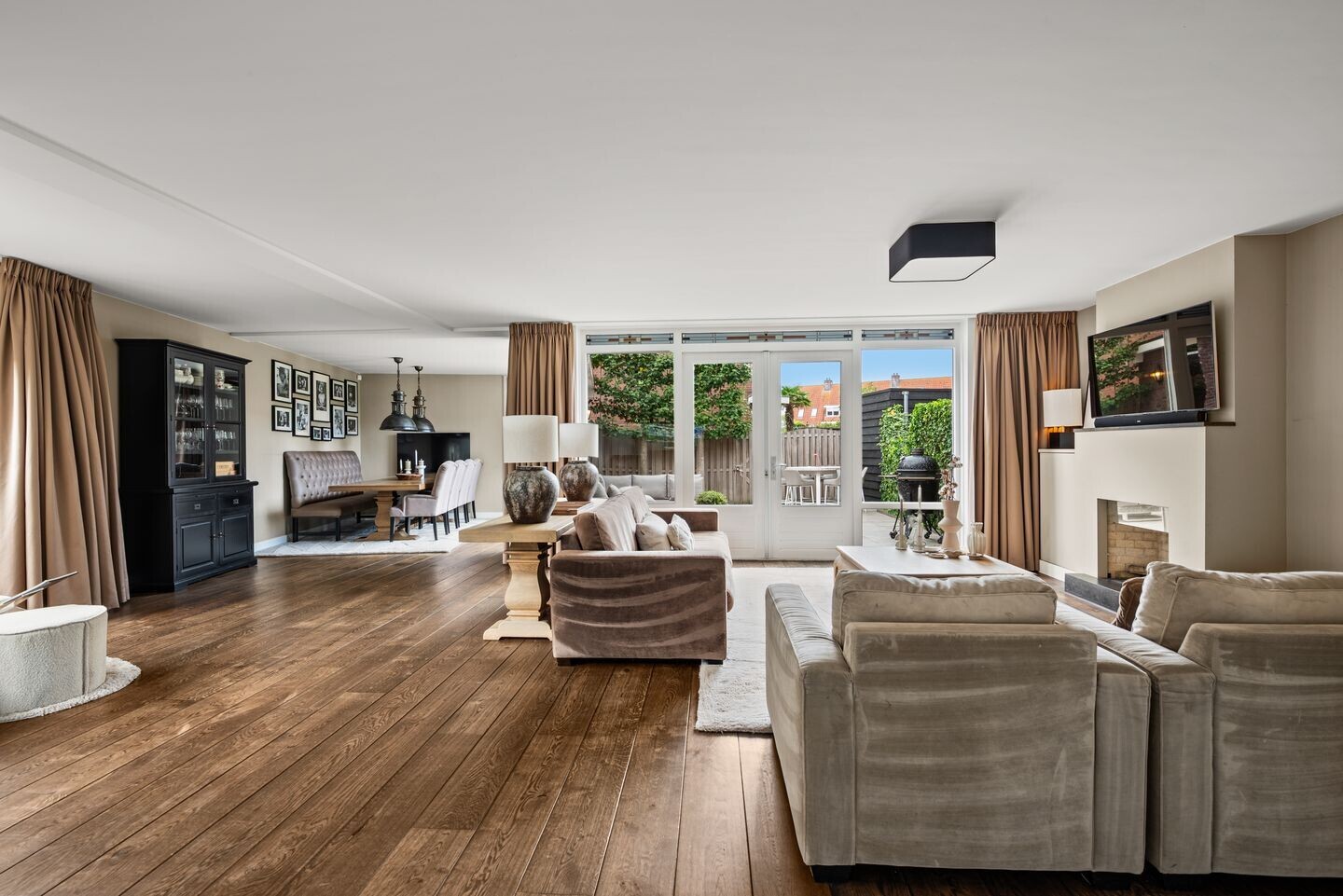 Hoekwoning te koop: A. Molletstraat 32, Velserbroek