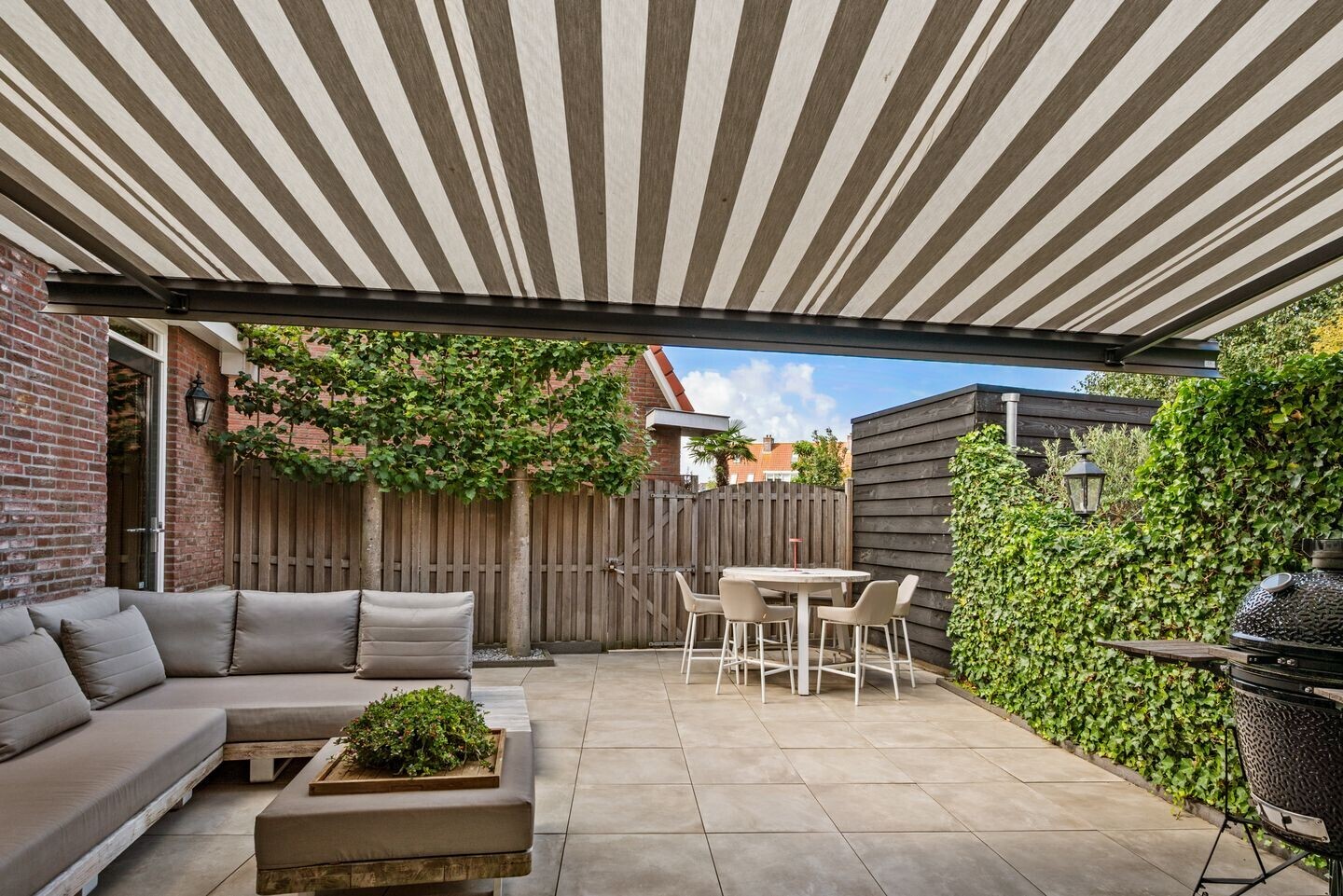 Hoekwoning te koop: A. Molletstraat 32, Velserbroek