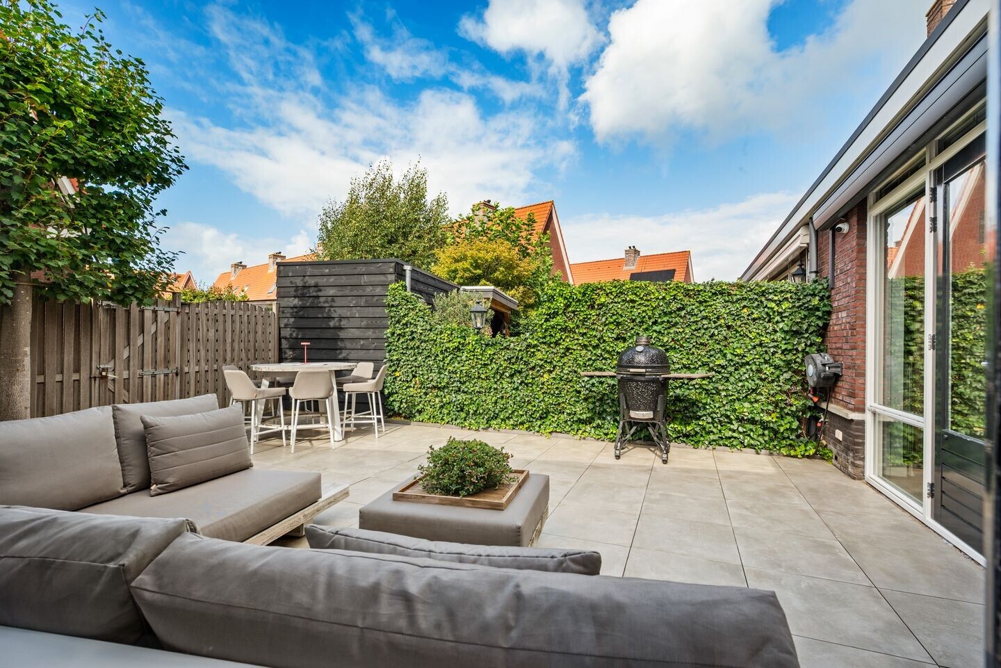Hoekwoning te koop: A. Molletstraat 32, Velserbroek