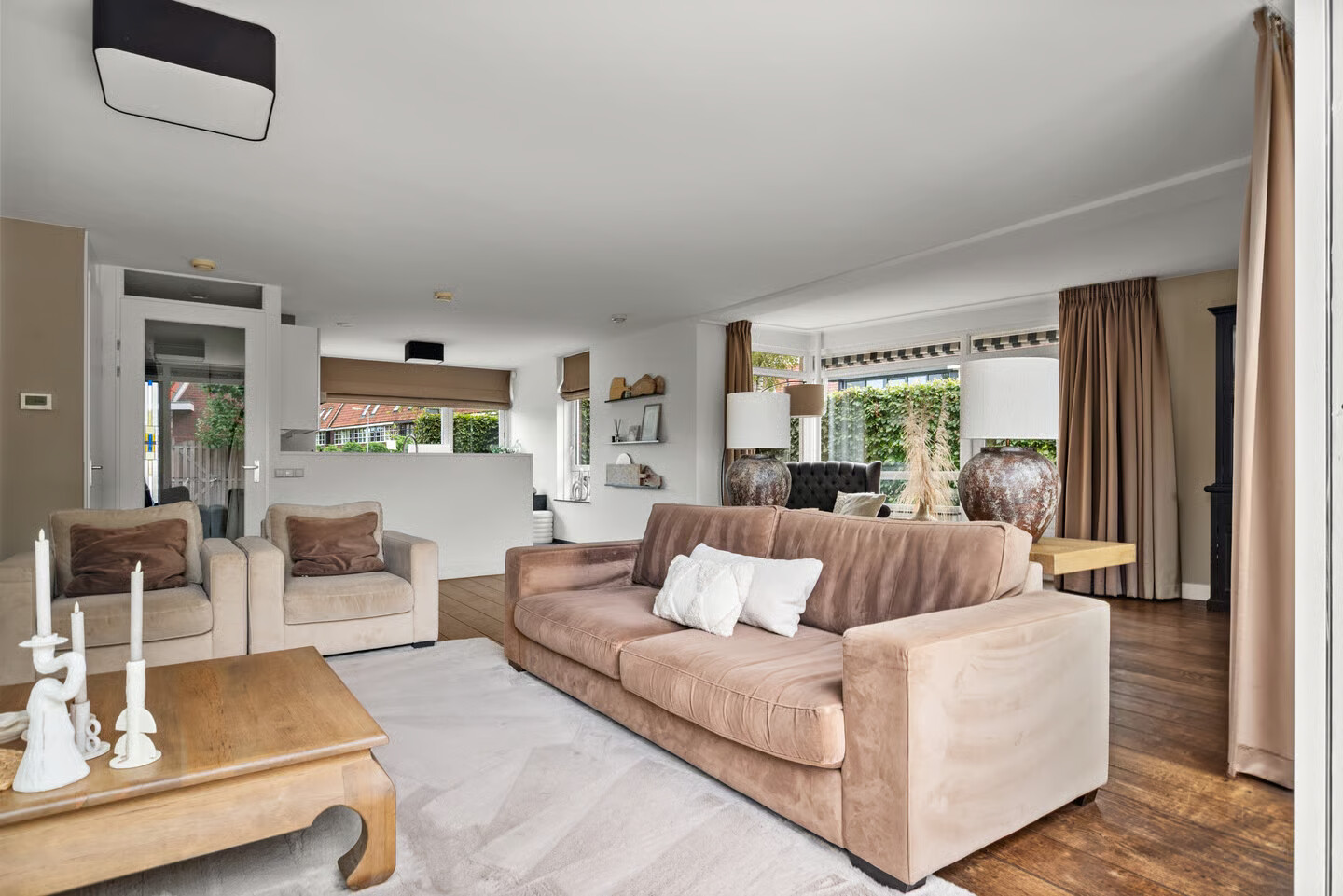Hoekwoning te koop: A. Molletstraat 32, Velserbroek