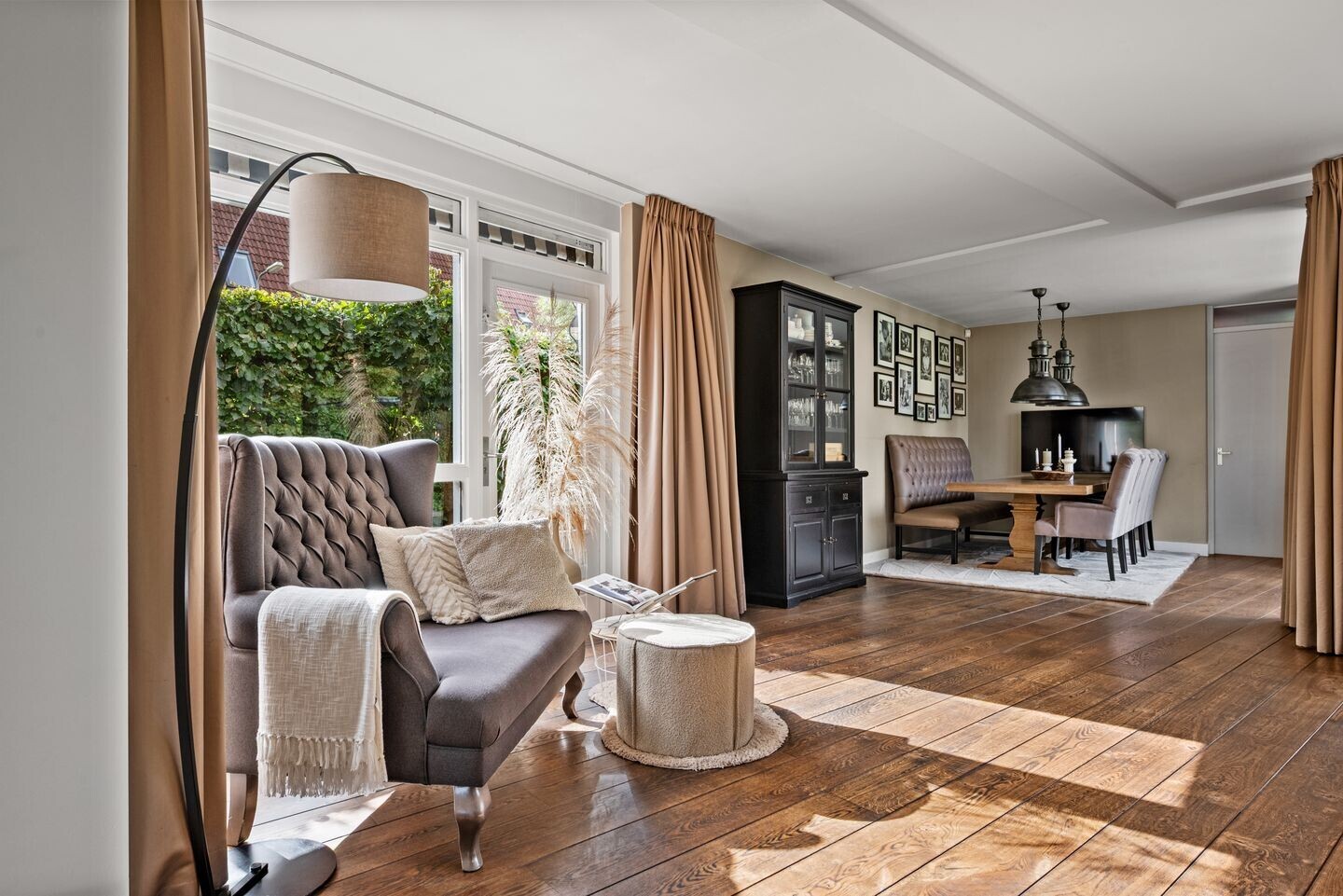Hoekwoning te koop: A. Molletstraat 32, Velserbroek