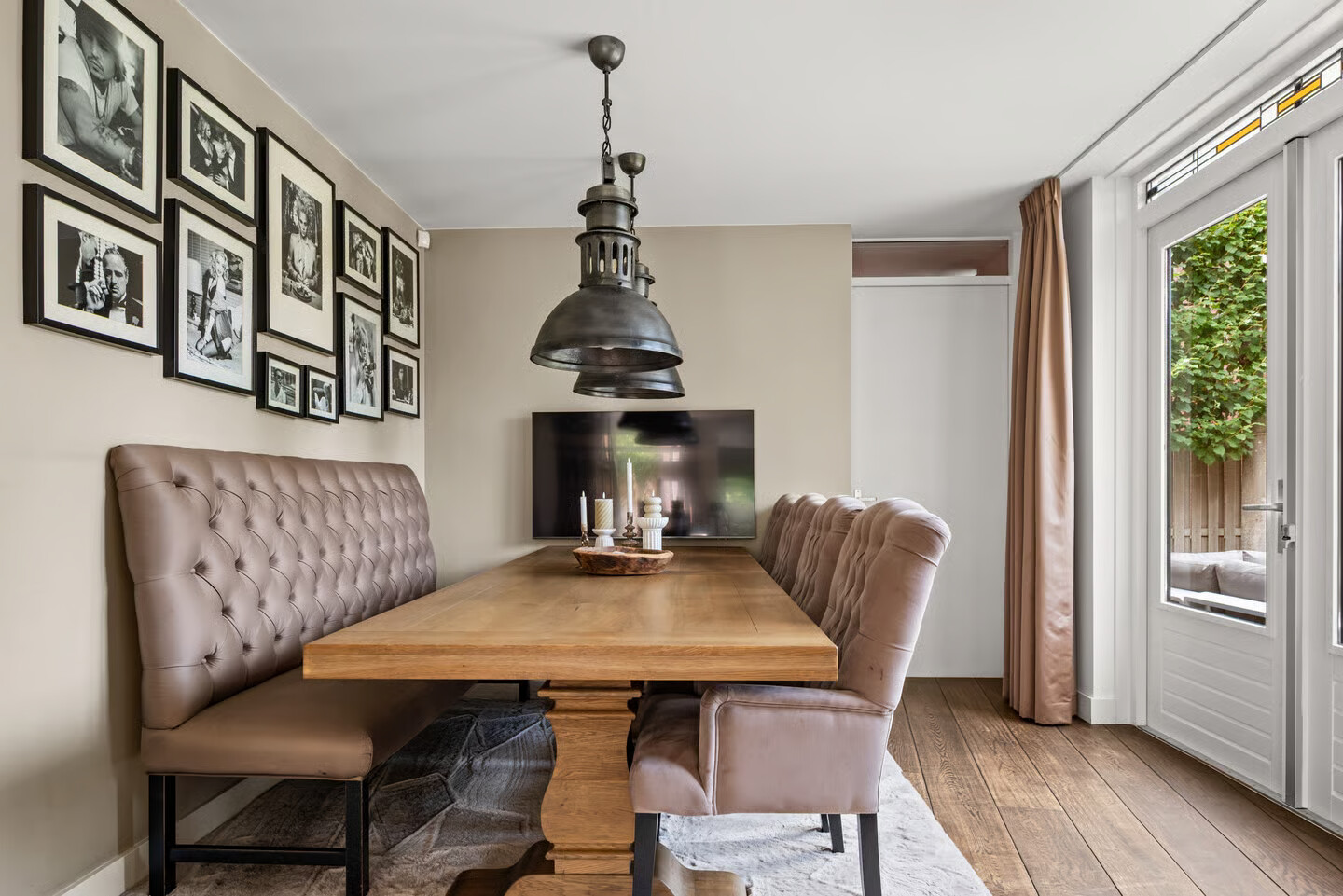 Hoekwoning te koop: A. Molletstraat 32, Velserbroek