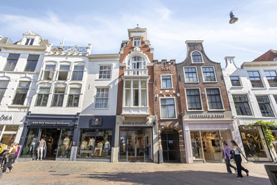 Grote Houts. 7-E