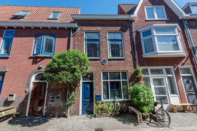 Lange Raams. 33