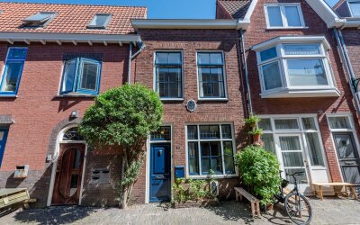 Lange Raams. 33