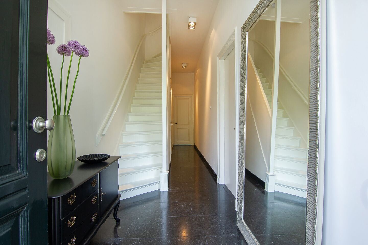 Tussenwoning te koop: Koninginneweg 93, Haarlem
