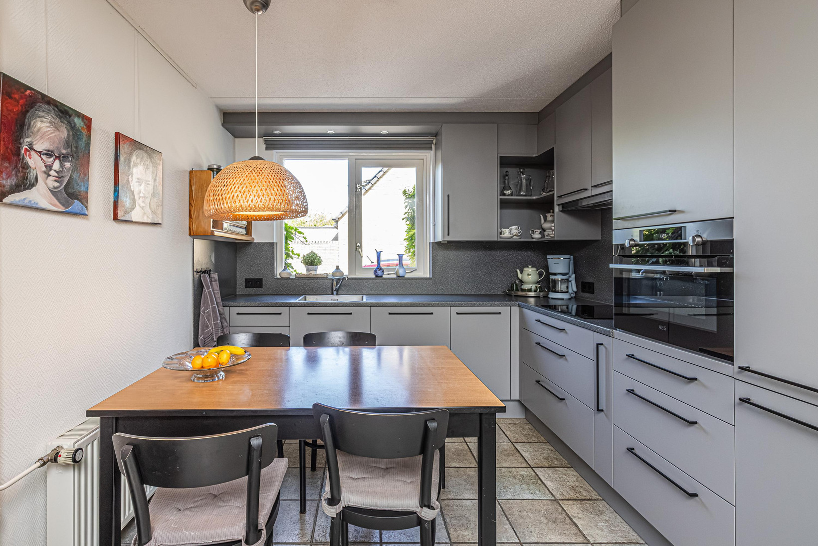 Tussenwoning te koop: Drakensteynstraat 28, Haarlem