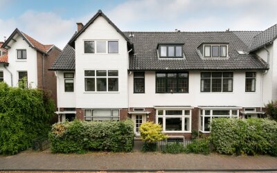 Eindenhouts. 8