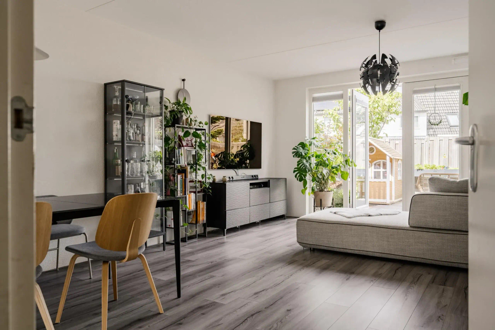 Tussenwoning te koop: Prinses Amaliaplaats 4, Haarlem