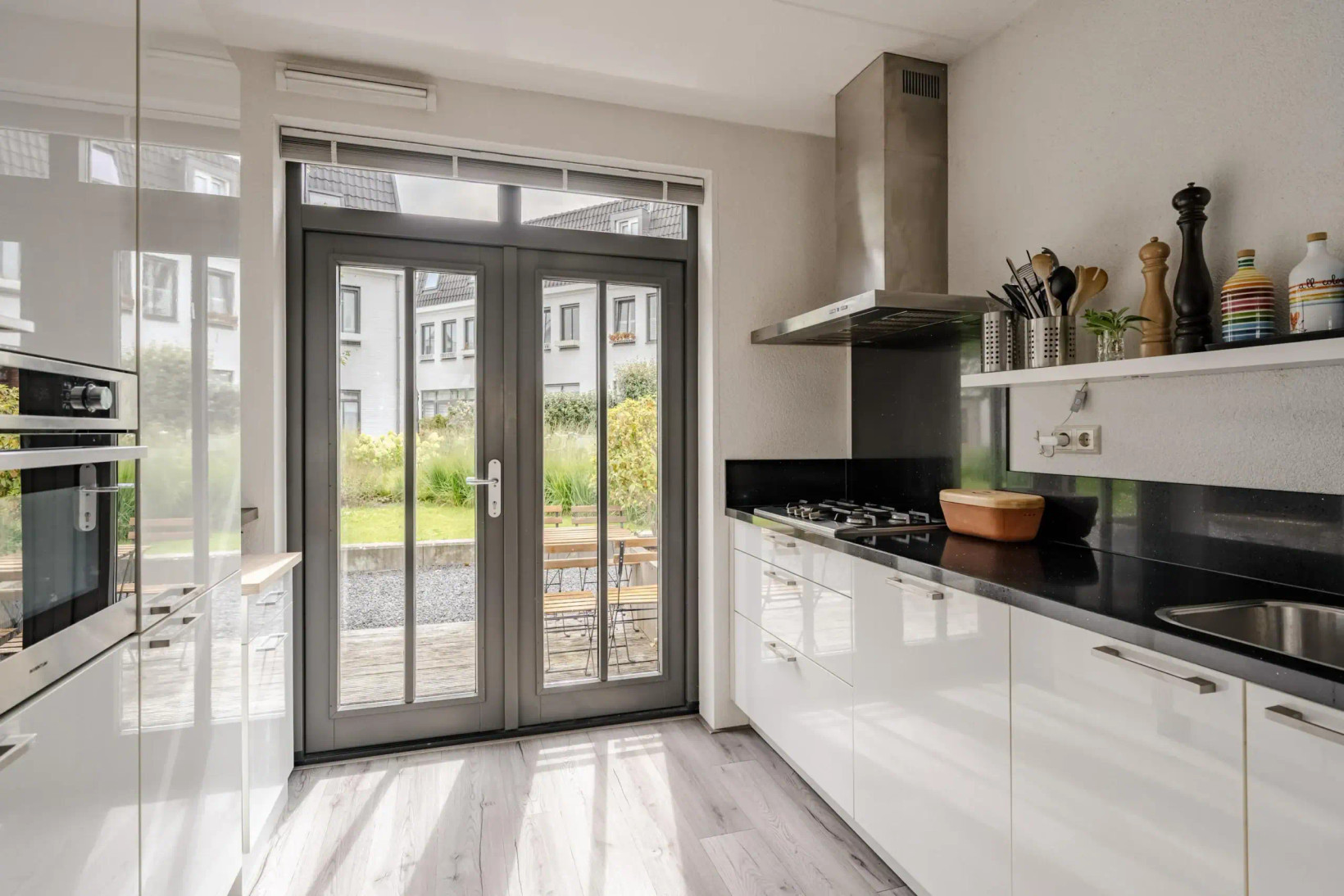 Tussenwoning te koop: Prinses Amaliaplaats 4, Haarlem