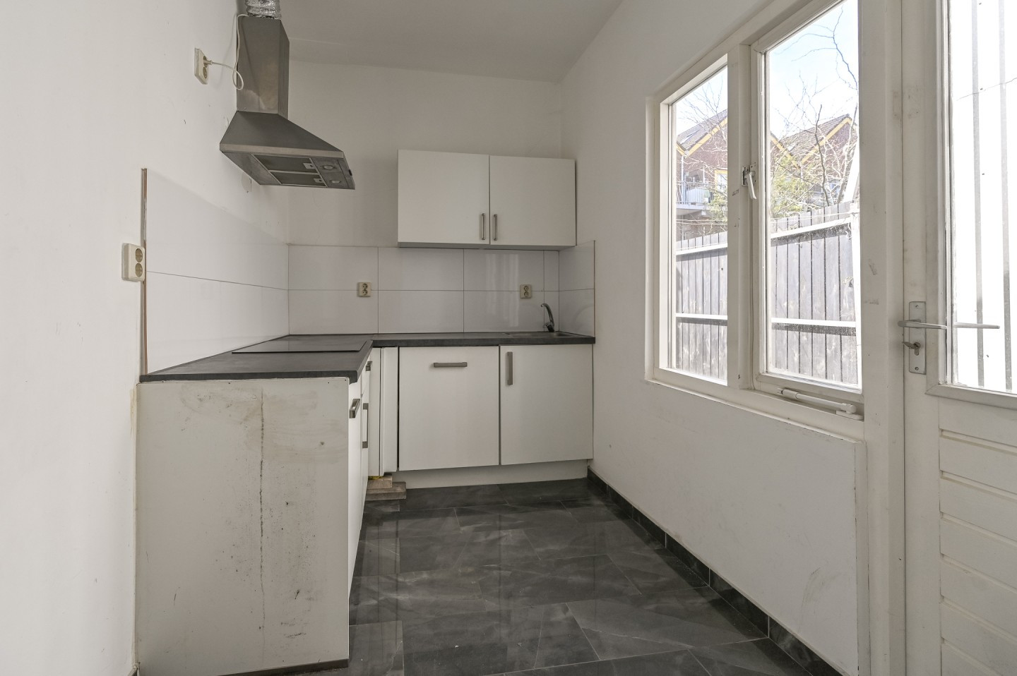 Tussenwoning te koop: Kamperstraat 16, Haarlem