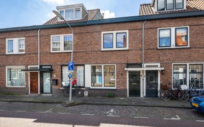 Oost Indiës. 84