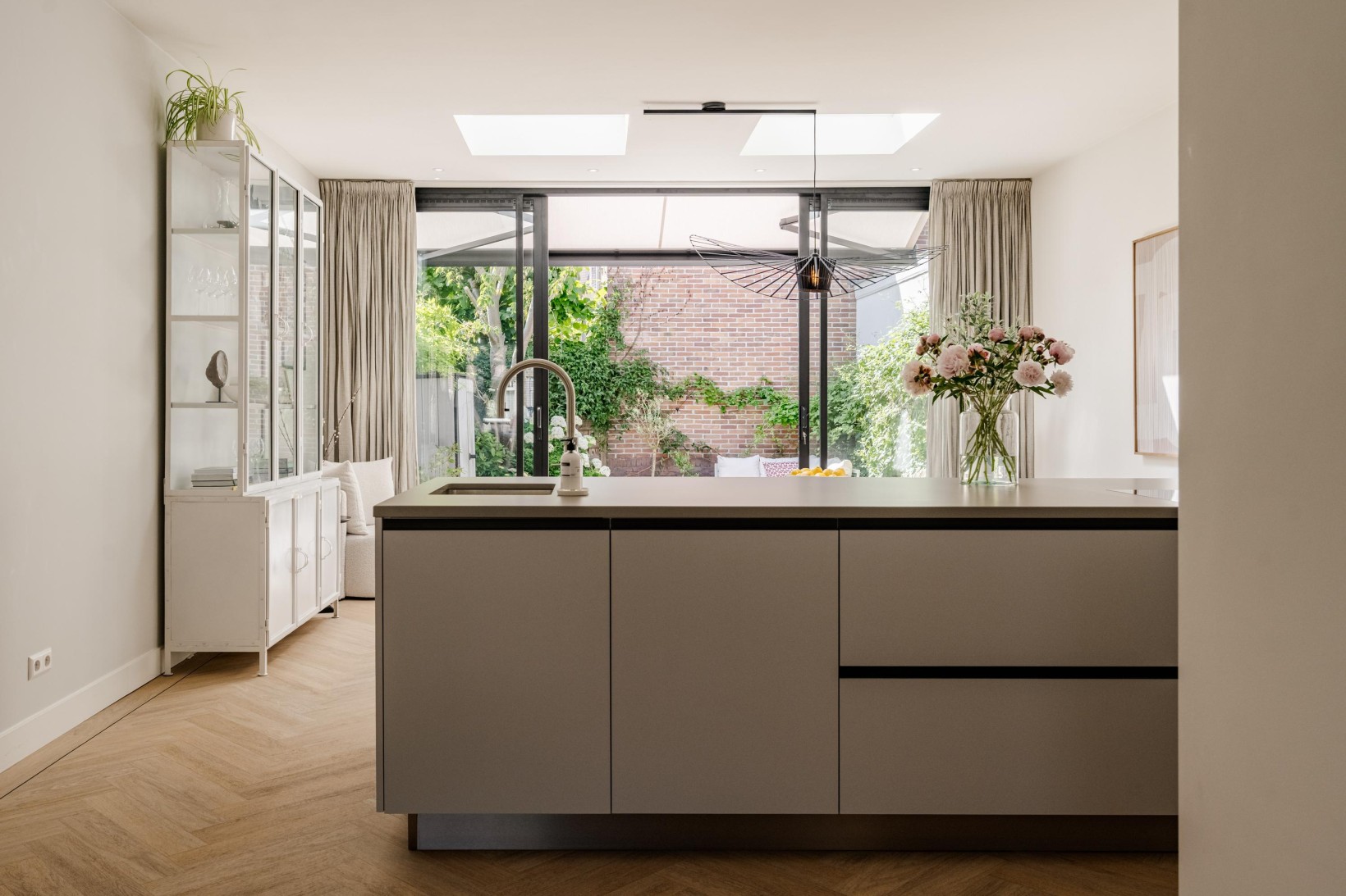 Tussenwoning te koop: Teslastraat 53, Haarlem
