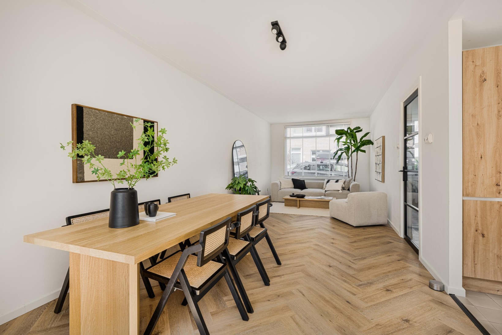 Tussenwoning te koop: Van 't Hoffstraat 4, Haarlem