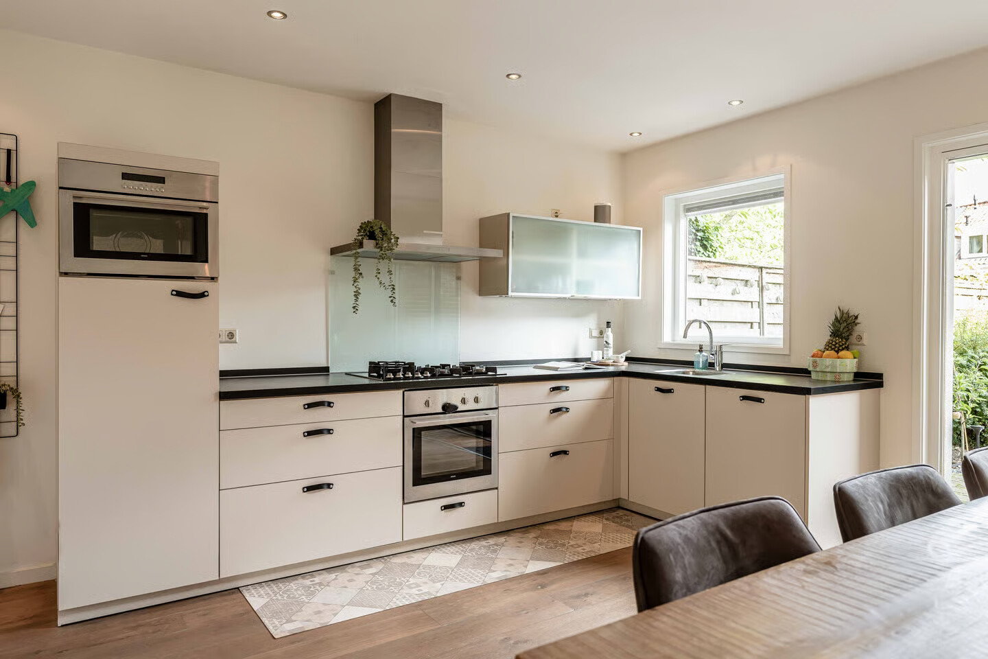 Tussenwoning te koop: Gibraltarstraat 18, Haarlem
