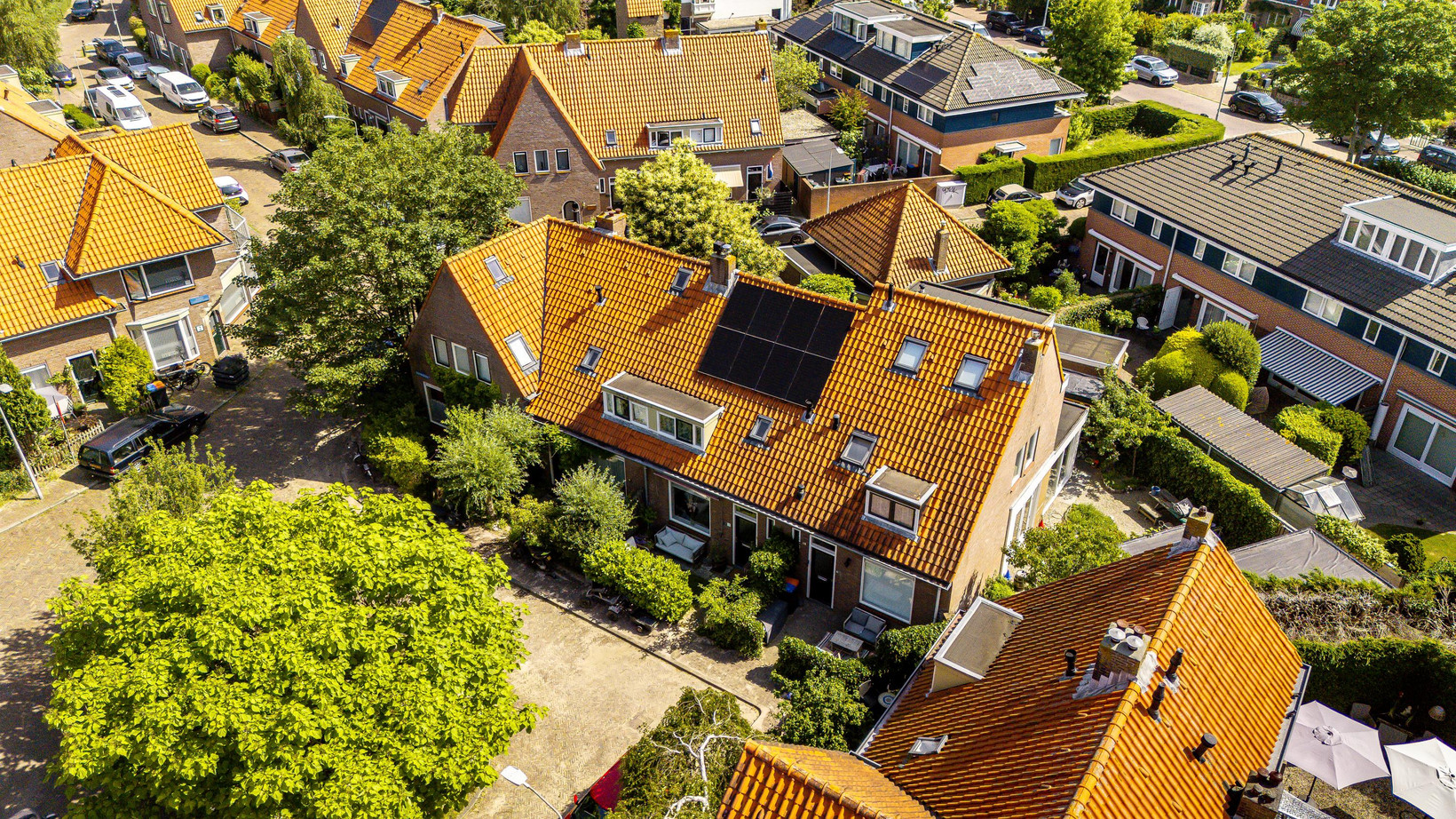 Tussenwoning te koop: Van Twiskplein 3, Haarlem