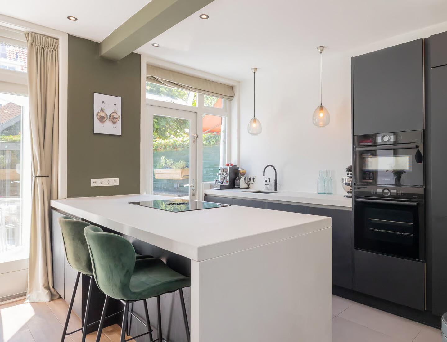 Tussenwoning te koop: Duindoornlaan 16, Haarlem