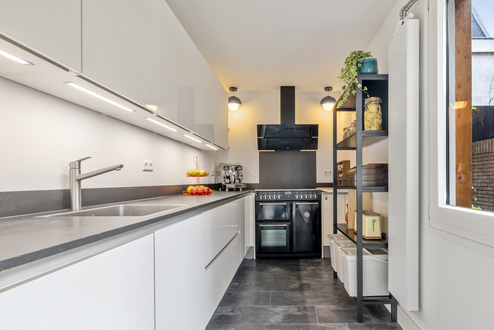 Tussenwoning te koop: Generaal Bothastraat 126, Haarlem