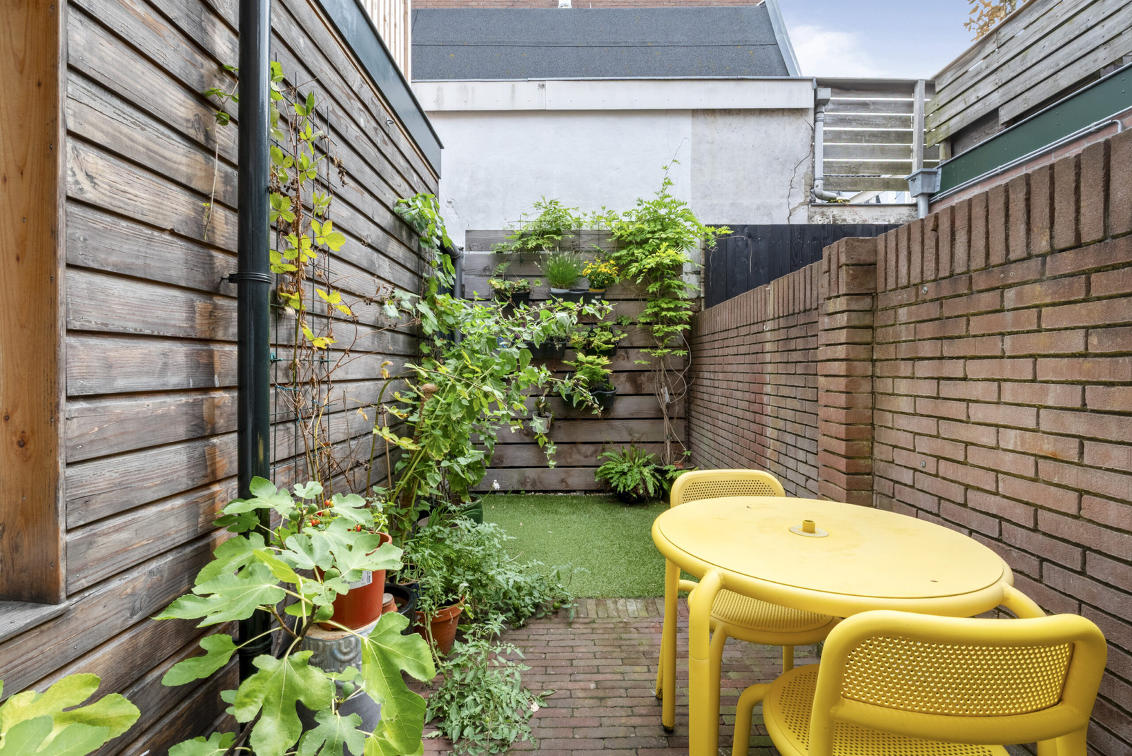 Tussenwoning te koop: Generaal Bothastraat 126, Haarlem