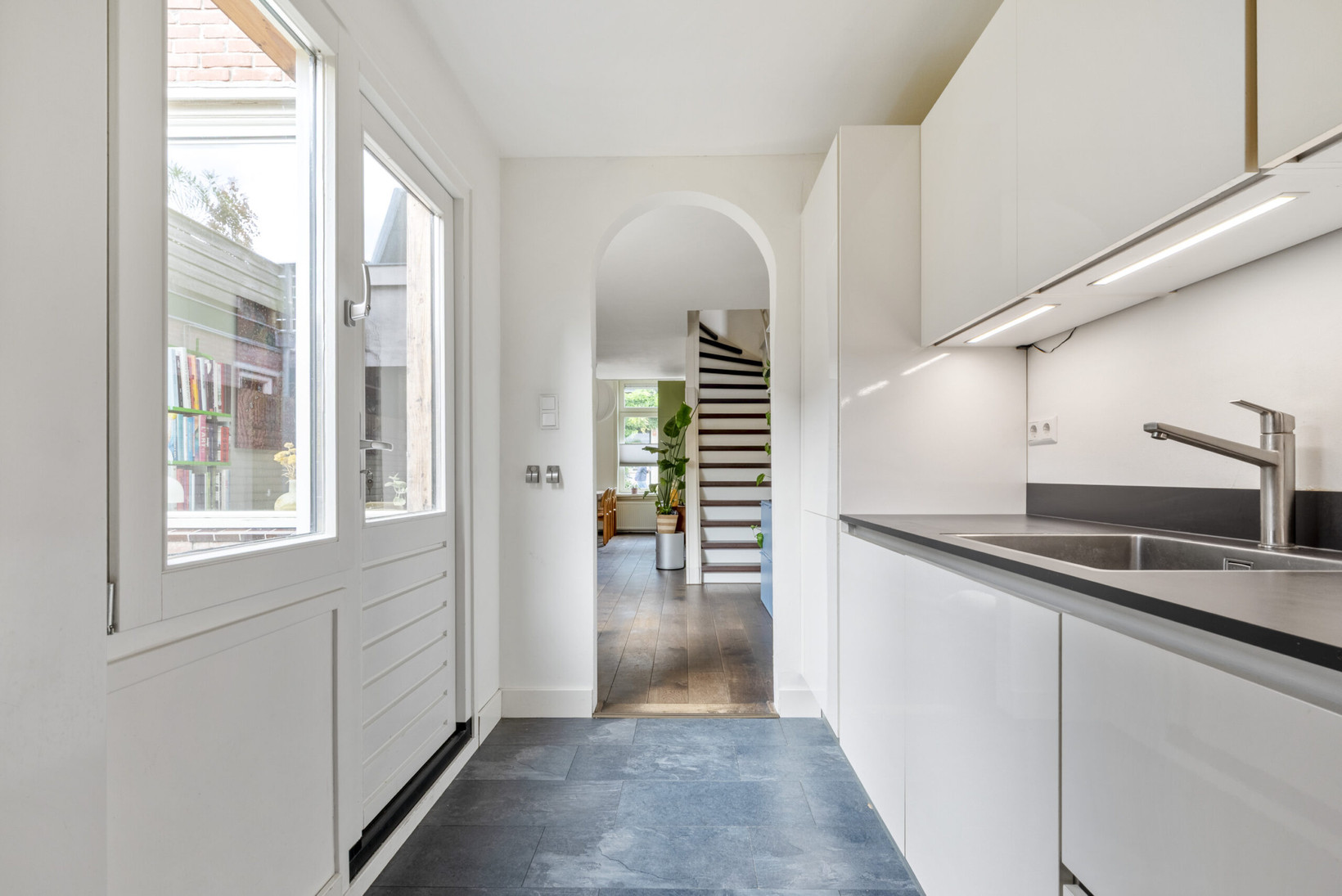Tussenwoning te koop: Generaal Bothastraat 126, Haarlem