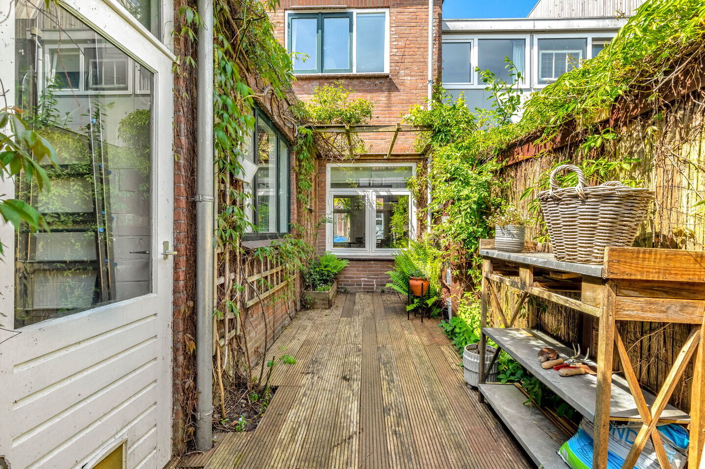 Hoekwoning te koop: Bloemfonteinstraat 4, Haarlem