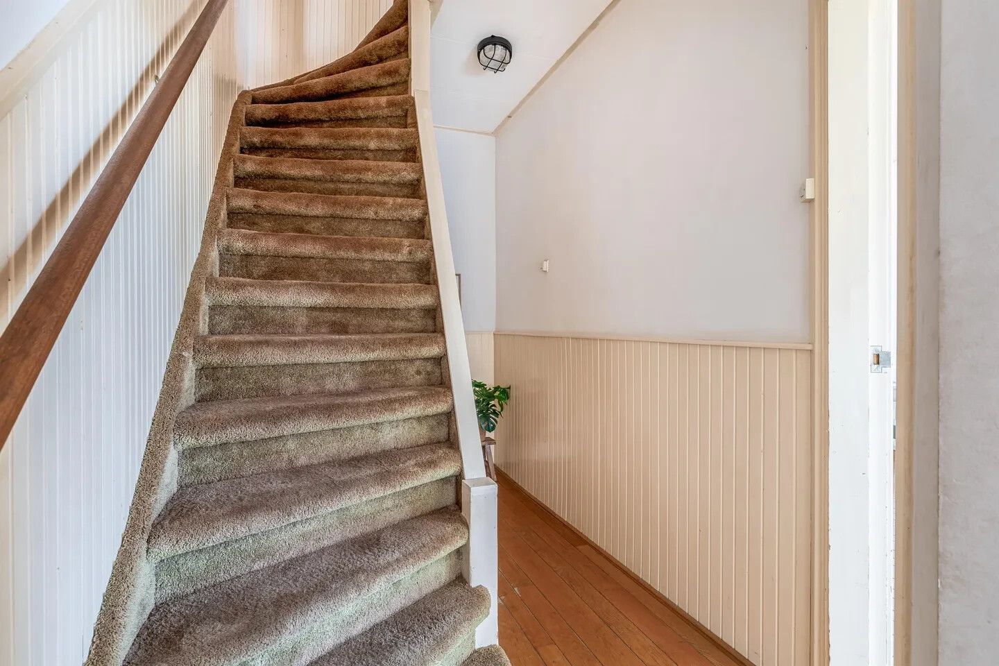 Hoekwoning te koop: Floresstraat 77, Haarlem