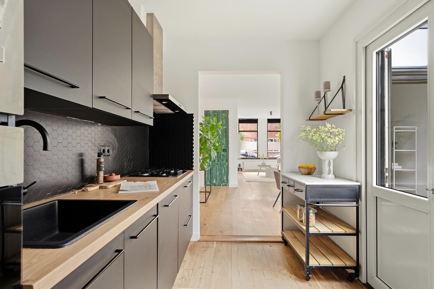 Tussenwoning te koop: Spaansevaartstraat 3, Haarlem