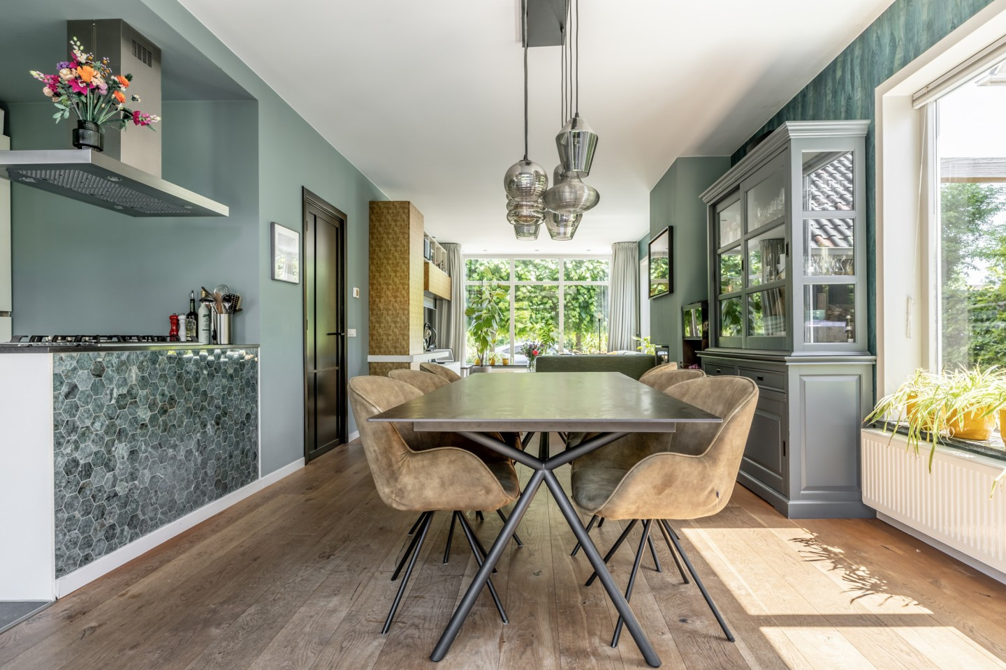 Hoekwoning te koop: Lodewijk van Deyssellaan 208, Haarlem