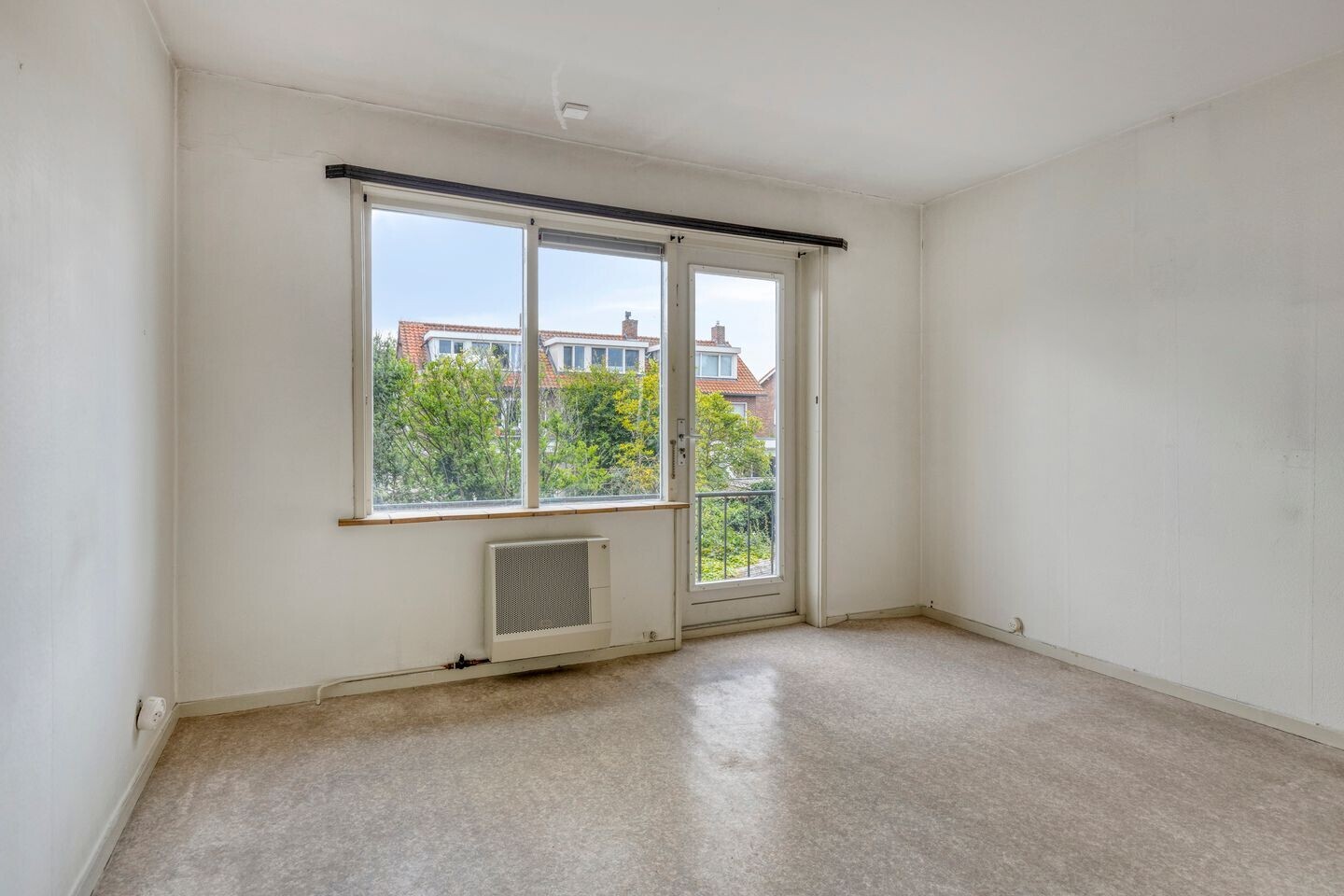 Tussenwoning te koop: Cornelis van der Lijnlaan 14, Haarlem