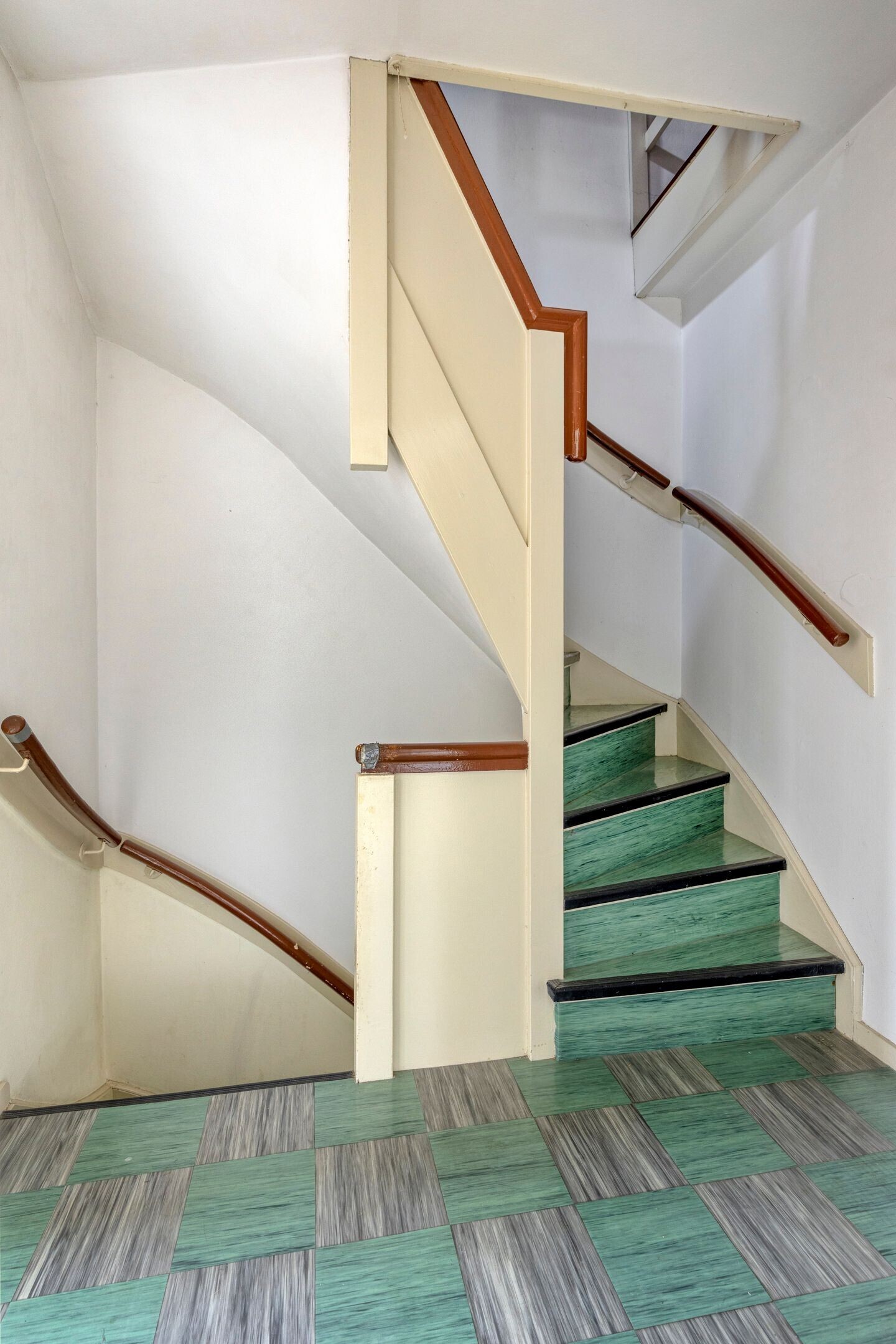 Tussenwoning te koop: Cornelis van der Lijnlaan 14, Haarlem