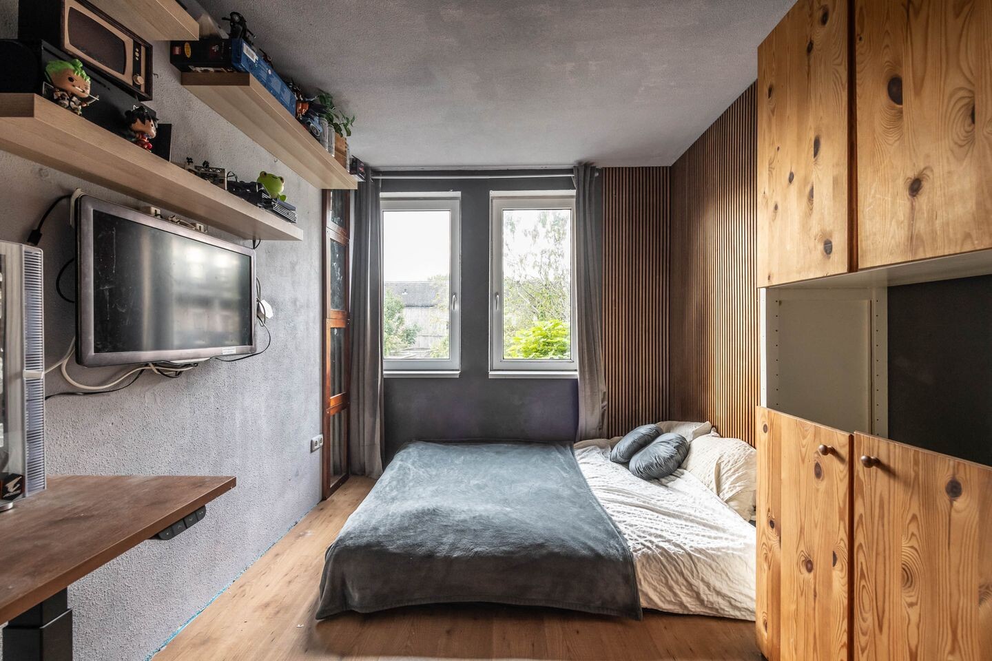 Twee-onder-één-kap te koop: Gerardus Vossiusstraat 4, Haarlem