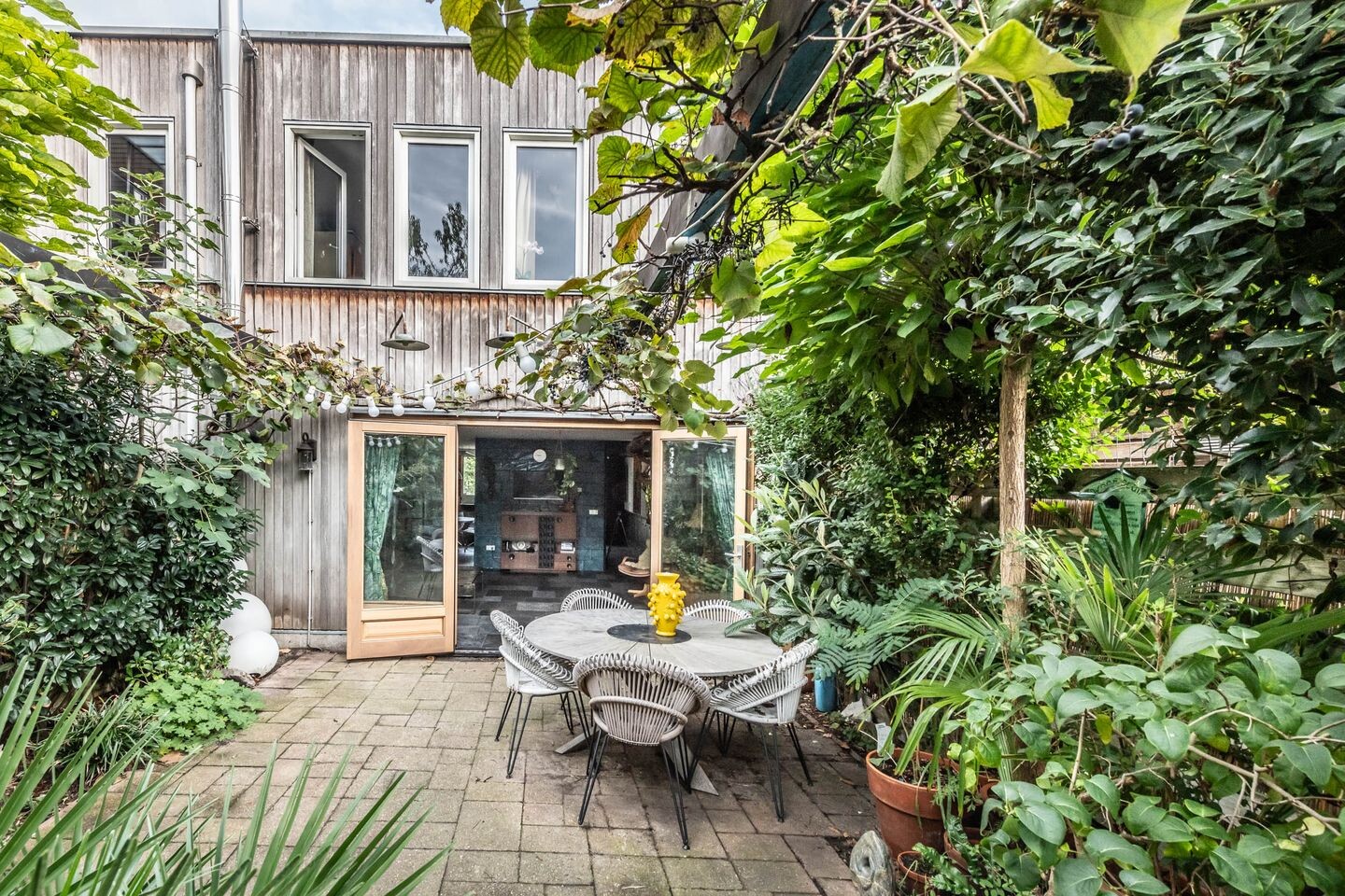 Twee-onder-één-kap te koop: Gerardus Vossiusstraat 4, Haarlem